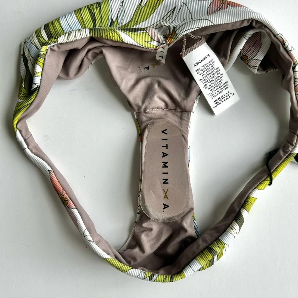🍒NWT Vitamin A Swimwear Bikini Bottom. Reversible. Size: 6/Small - Picture 4 of 12